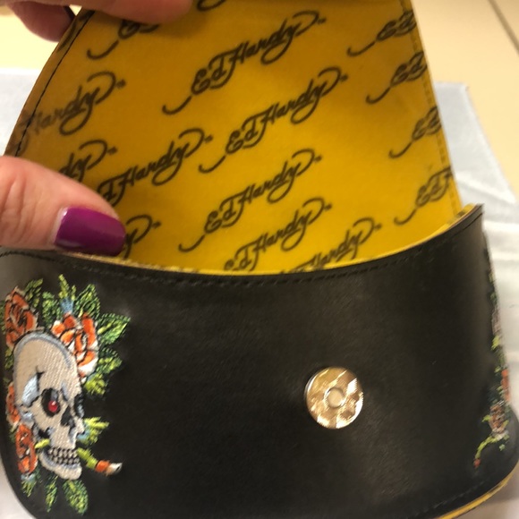 Ed hardy sunglass case - Picture 2 of 2